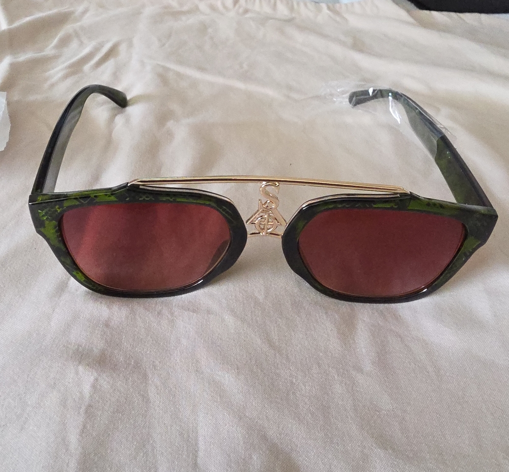 Men's Green Frame Sunglasses with Red Lenses
